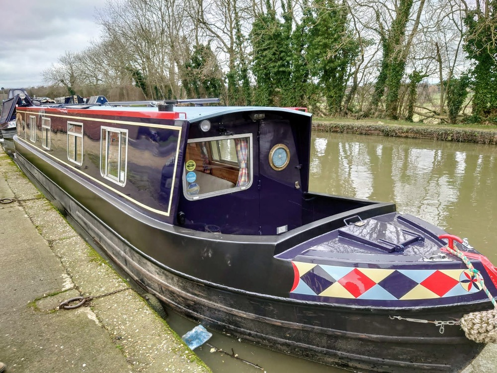 Narrowboat Scruffy Fox (bow)